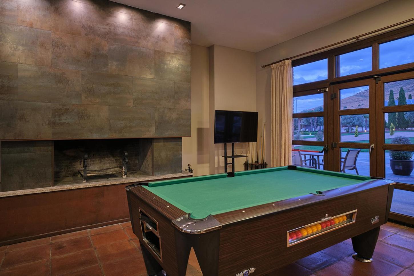 Hotel Spa Villa Nazules Chueca Kültér fotó